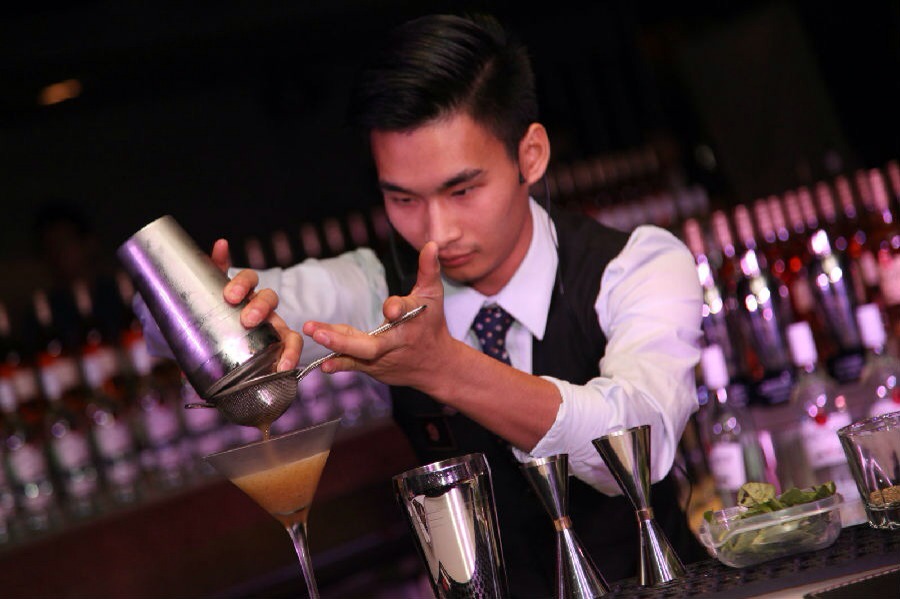 深圳羅湖招聘花式調(diào)酒師：1名，薪資5500-7000加提成